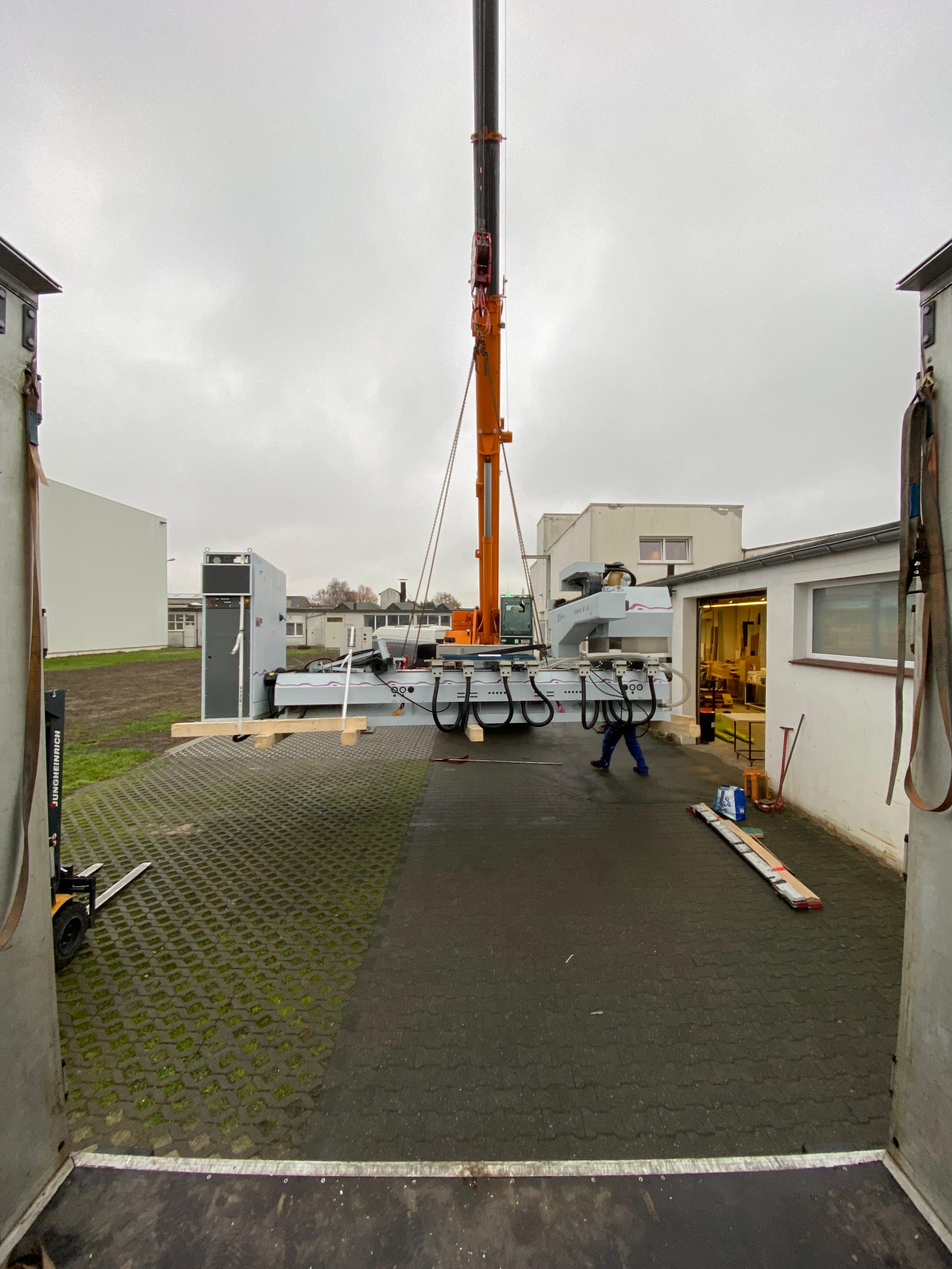 Vermittlung von CNC-Maschinen